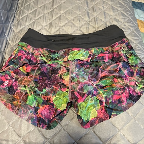 Lululemon Vivid Floral Lined Short - Picture 2 of 3